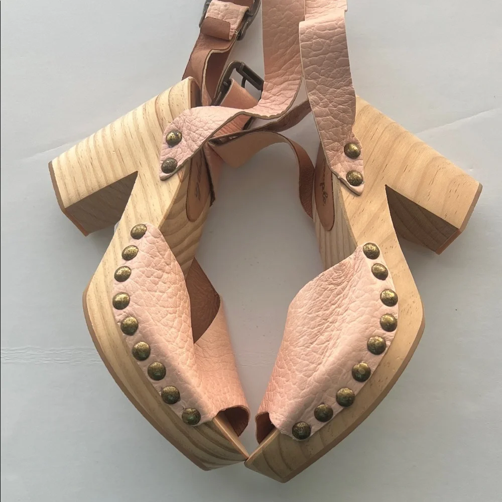 Free People Light Pink Textured Wedges‎